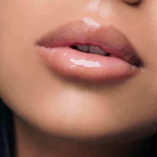 Glass lips | Τα λαμπερά, "διάφανα" χείλη που είναι πανεύκολο να πετύχεις