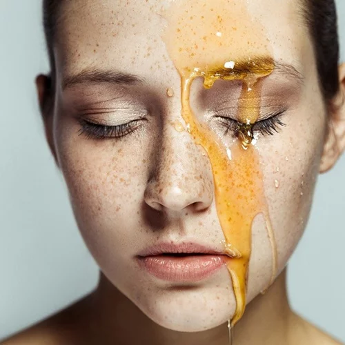 DIY | 3 εύκολες συνταγές για σπιτική μάσκα προσώπου με μέλι