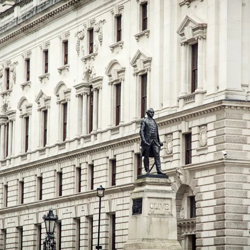 Βρετανία | Ένας πίνακας ζωγραφικής του Winston Churchill που απεικονίζει το αγαπημένο του ουίσκι πουλήθηκε πάνω από ένα εκατομμύριο ευρώ