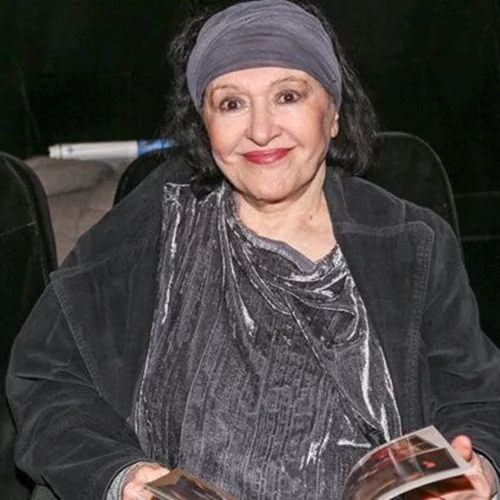 Μάρθα Καραγιάννη | Ακμαιότατη γιόρτασε τα 81 της χρόνια (pic)