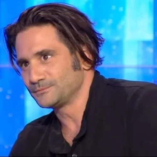 Οδυσσέας Παπασπηλιόπουλος | «Με χαρά θα ενσάρκωνα τον Χίτλερ, αλλά δύσκολα θα έπαιζα με τον Σεφερλή»