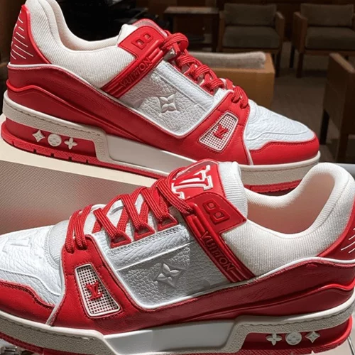 Balmain & Louis Vuitton | Σχεδίασαν sneakers για τη μάχη κατά του Covid-19 και του AIDS