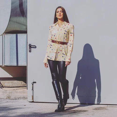 Σταματίνα Τσιμτσιλή | Φόρεσε τις flat μπότες από τα H&M που πρέπει να αποκτήσεις φέτος