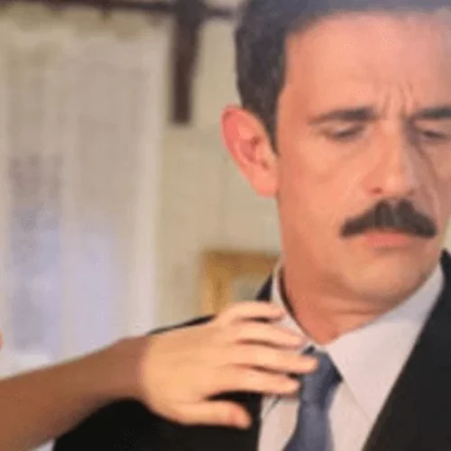 Όταν ο "Δούκας" από τις Άγριες Μέλισσες έπαιζε στην "Λάμψη" – Η φωτογραφία με μακριά μαλλιά