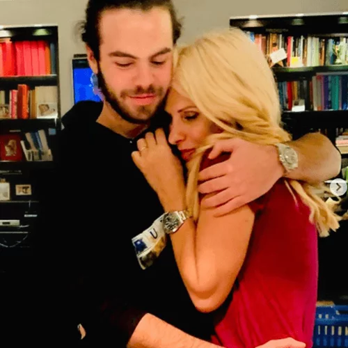 "Μα ποτέ πέρασαν 18 χρόνια;" | Η τρυφερή φωτογραφία της Ελένης Μενεγάκη για τα γενέθλια του Άγγελου