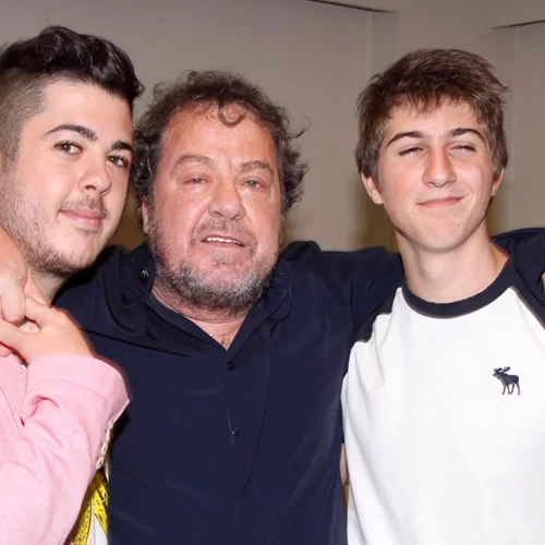 Γιάννης Πάριος | Η σπάνια εξομολόγηση για τον μικρότερο γιο του που κάνει τα πρώτα του βήματα στο τραγούδι (vid)