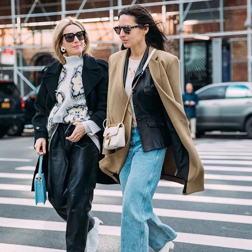 Οι τάσεις στο denim για το 2021 που πρέπει να ξέρεις