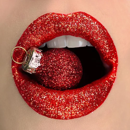 Glitter lips | Ένας οδηγός για λαμπερά, ονειρεμένα χείλη στις γιορτές