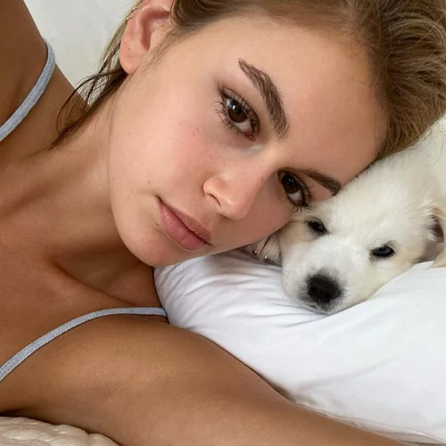 Τα beauty looks των διασήμων στην καραντίνα | Πώς περιποιούνται τον εαυτό τους οι celebrities στο σπίτι;