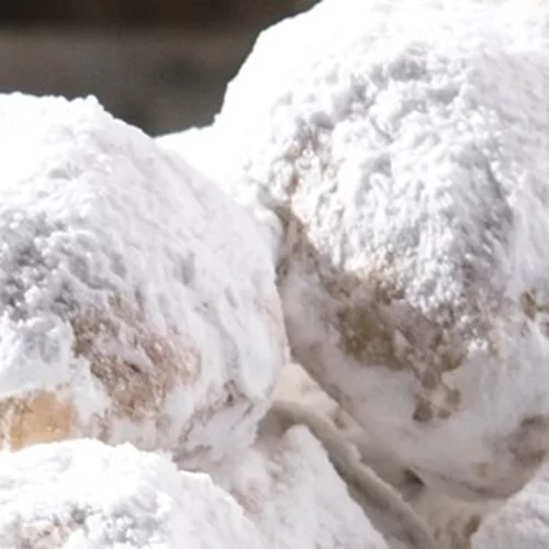 Κουραμπιεδάκια γεμιστά με χουρμάδες