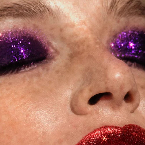 Glitter eyes | Ιδέες μακιγιάζ για να κάνεις τα μάτια σου να λάμπουν