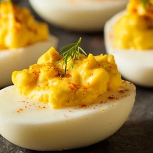 Deviled Eggs | Η συνταγή για τα πιο διαολεμένα νόστιμα γεμιστά αυγά
