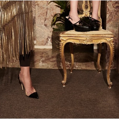 Celebrity News | Η Μενεγάκη σε σπάνια πλάνα εν μέσω lockdown, η Αναστασοπούλου για το αιφνιδιαστικό τέλος του "The Booth" & όλα τα νέα