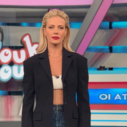 Zέτα Μακρυπούλια | Με blazer από τα Zara που φοριέται όλες τις ώρες