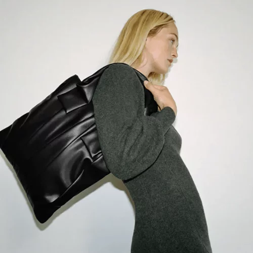 Άνεση και στιλ | XL τσάντες από Zara, Mango και Η&Μ που χωράνε τα πάντα