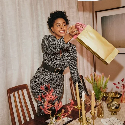 Η χριστουγεννιάτικη καμπάνια της Tommy Hilfiger είναι διαφορετική