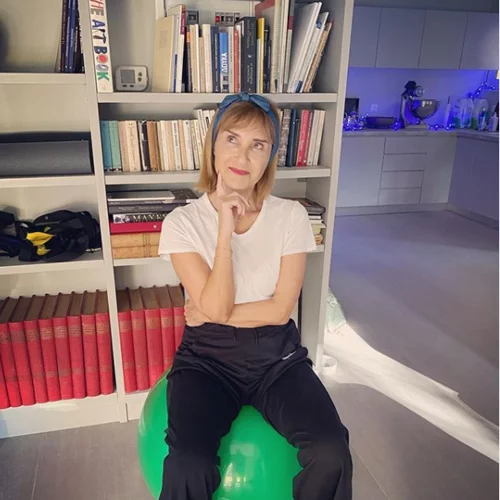 Μάρα Ζαχαρέα | Έτσι «καίει» τα χριστουγεννιάτικα φαγητά και γλυκά - Η γυμναστική της και το σχόλιο του Νίκου Χατζηνικολάου