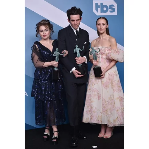 Josh O'Connor | Ο πρίγκιπας Κάρολος του The Crown έχει ταλέντο στη φωτογραφία