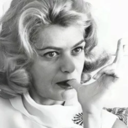 Η Κάτια Δανδουλάκη μιλάει για το μεγαλείο της προσωπικότητας της Μελίνας Μερκούρη.