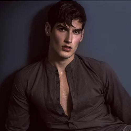 Αιμιλιάνο Μάρκου | Με ξανθό hair look μετά την αποχώρηση από το GNTM 3