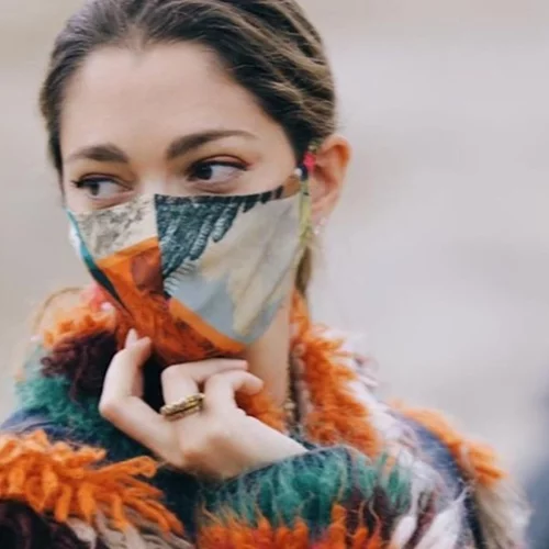 Face Covering | 8 μάσκες για να τις συνδυάσετε με τα glam looks σας