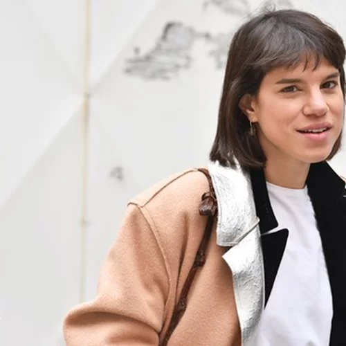 Η ζωή της Μόνικα, σήμερα, στις Σπέτσες με τον άντρα της και τη μικρή κόρη τους, τη Μελίνα