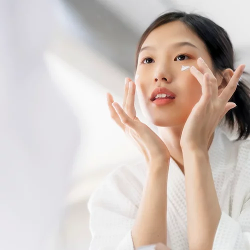 Cloudless skin trend | H Κ-beauty τάση που υπόσχεται επιδερμίδα χωρίς ψεγάδια