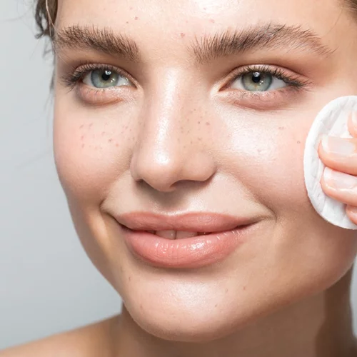 Face toners | Γιατί είναι σημαντικό να τα εντάξεις στην skincare ρουτίνα σου