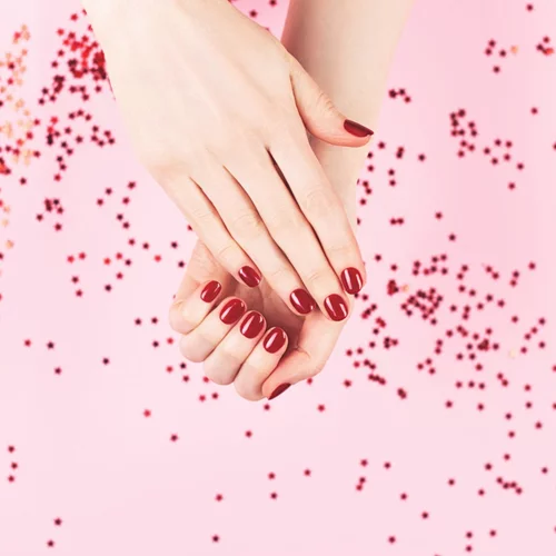 Velvet nails | Το trend στα νύχια που έχει κατακλύσει το Instagram