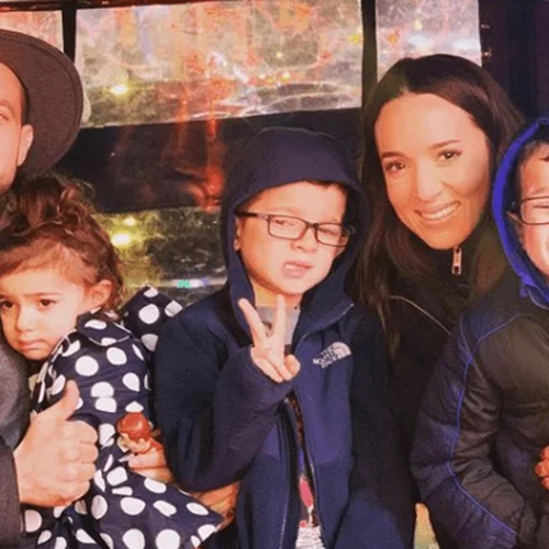 Καλομοίρα Σαράντη - Γιώργος Μπούσαλης | Τα δίδυμα αγόρια τους έγιναν 8 ετών - Οι τρυφερές ευχές για τα γενέθλιά τους