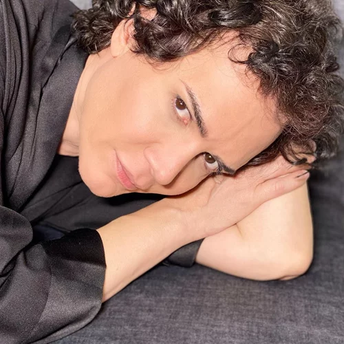 Παντελής Καναράκης | Σπάνια πλάνα από το ιδιαίτερα διακοσμημένο σπίτι του