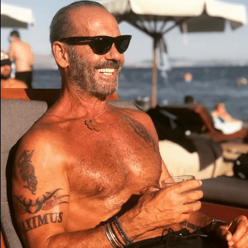 Πέτρος Κωστόπουλος | Σε σχέση με γνωστή 26χρονη Ελληνίδα τραγουδίστρια (pics)