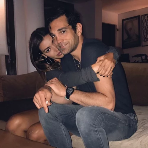 Όλγα Φαρμάκη - Σταύρος Μαντόπουλος | Φωτογραφίες από το cozy σπίτι του ζευγαριού