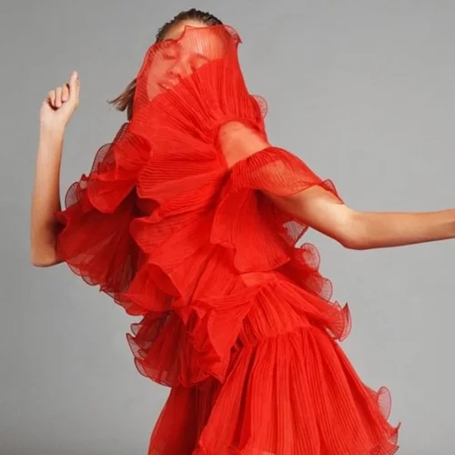 Red Hot | Φορέστε το πιο τολμηρό χρώμα της σεζόν