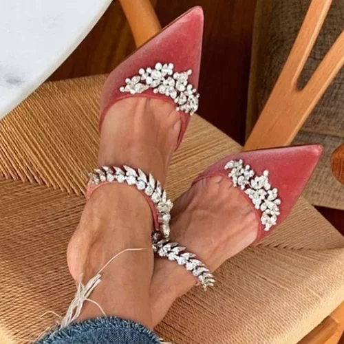 Τα flat παπούτσια που θα κλέψουν την παράσταση στα εορταστικά looks σου