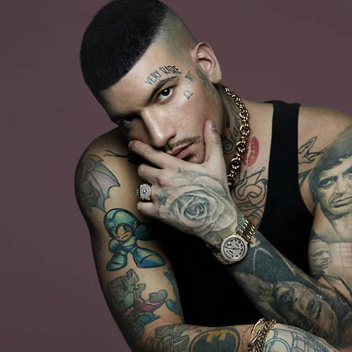 Snik | Έκανε ένα τεράστιο τατουάζ στην πλάτη του και πρέπει να δεις τι σχέδιο επέλεξε