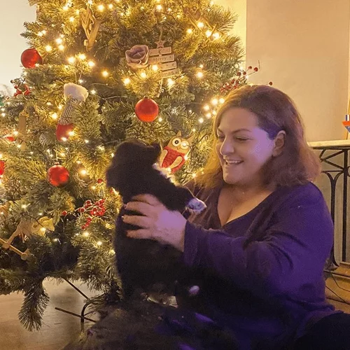 Βίκυ Σταυροπούλου |  «Ανοίγει» το σπίτι της και ποζάρει στο στολισμένο σαλόνι