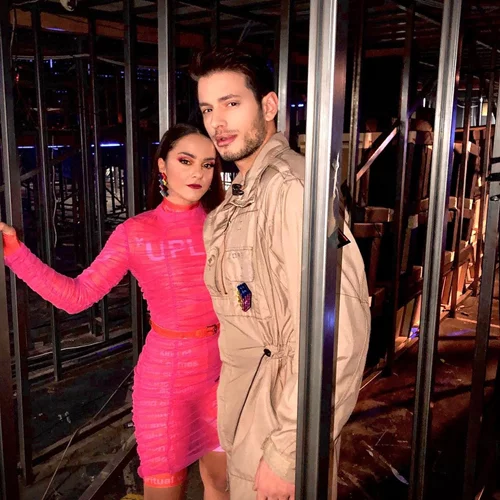 J2US | Ο Κοκλώνης έκανε τον Κακουριώτη να βγάλει τη φόρμα του on air