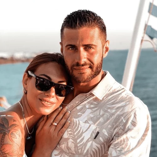 Just the 3 of Us | Η Ευρυδίκη Βαλαβάνη και ο Κωνσταντίνος Βασάλος είναι οικογένεια