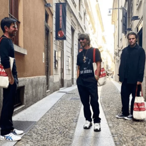 Strand X Valentino | Η συλλεκτική tote bag του βιβλιοπωλείου φέρει την υπογραφή του Pierpaolo Piccioli