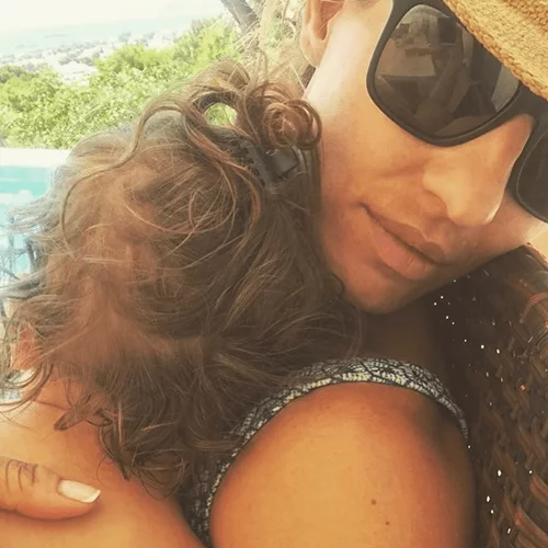 Ελεονώρα Μελέτη | Το σπάνιο video με τη 2,5 ετών κόρη της, Αλεξάνδρα, και ο αστείος διάλογος μαμάς-κόρης