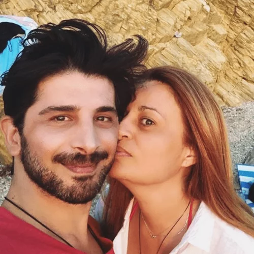 Χρήστος Σπανός - Μελίνα Παιονίδου | Η κόρη τους, Μαρίνα, έγινε 18 ετών - Οι δημόσιες ευχές του ηθοποιού