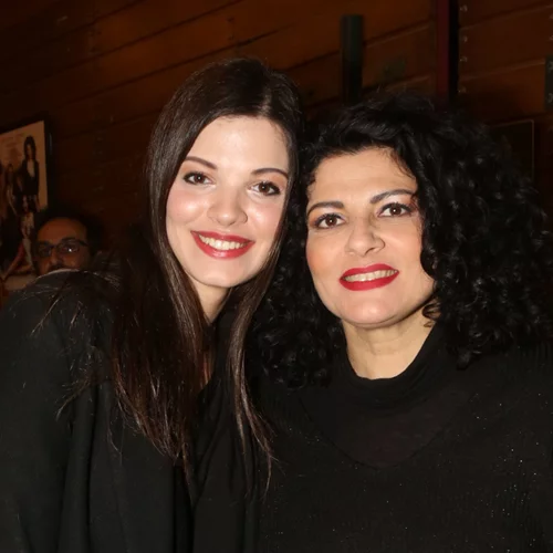 Τάνια Τρύπη | Η σχέση της με τον πρώην σύζυγό της, Κωνσταντίνο Καζάκο, και η ομοιότητα της κόρης τους με την Τζένη Καρέζη (vid)