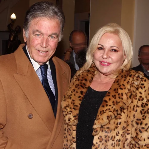 Μπέσσυ Αργυράκη | Κάηκε το σπίτι της και μαζεύει χρήματα για τους πληγέντες