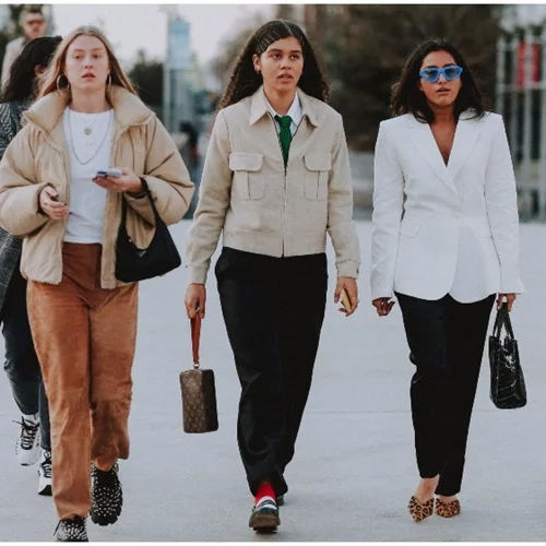 Fabulous 50 | Πώς θα φορέσεις κομψά ένα puffer jacket