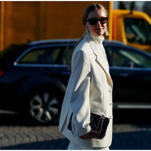 5 χρήσιμες συμβουλές για να καθαρίζεις εύκολα τα λευκά sneakers