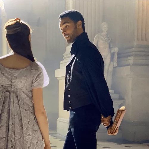 Regé-Jean Page | Αποκαλύπτει ποια σκηνή του Bridgerton τον δυσκόλεψε πιο πολύ
