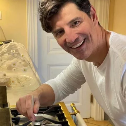 Σάκης Ρουβάς Ι Master Chef στην κουζίνα με πέντε πολύ αυστηρούς κριτές (pic)