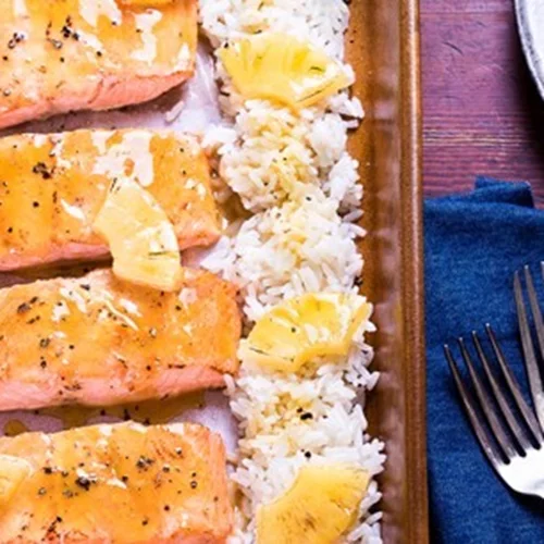 Σολομός με σάλτσα μάνγκο-ανανά