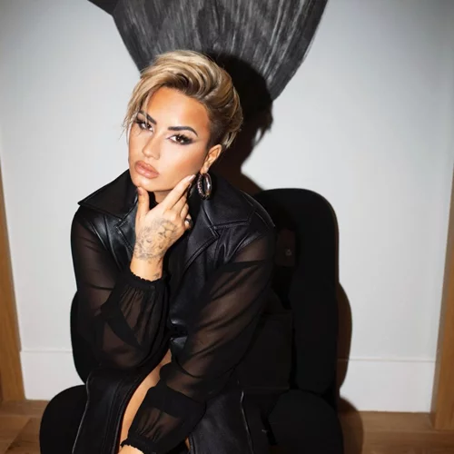 Demi Lovato | Η νέα τεράστια αλλαγή στα μαλλιά της